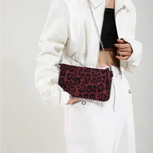Leopard Print Chain Shoulder Bag - Picture 4 of 7